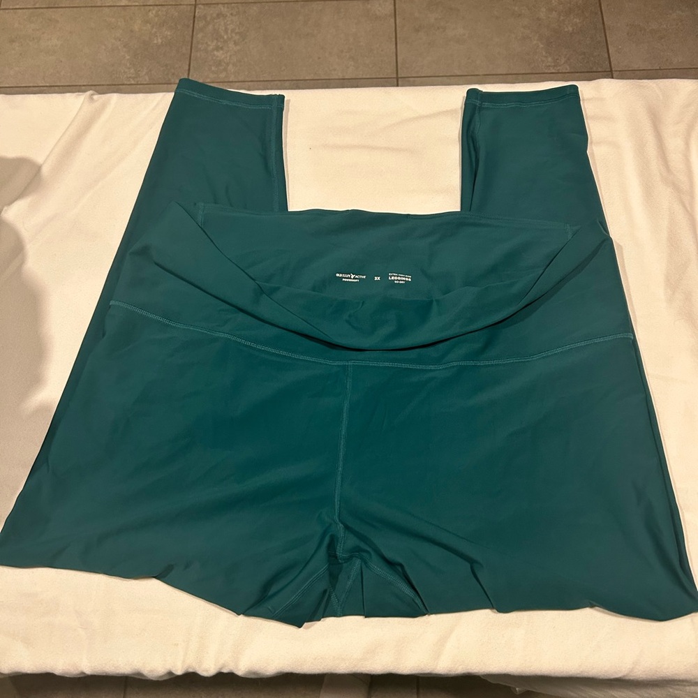 Old Navy Active Powersoft Extra High-Rise Leggings in Green